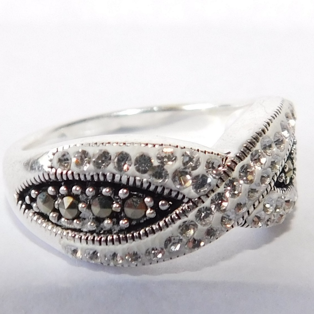 Designer Signed VI Silver Tone Marcasite Ring~6.5 - Picture 4 of 8